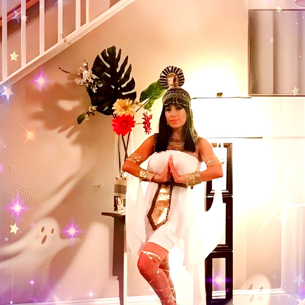 White cleopatra costume